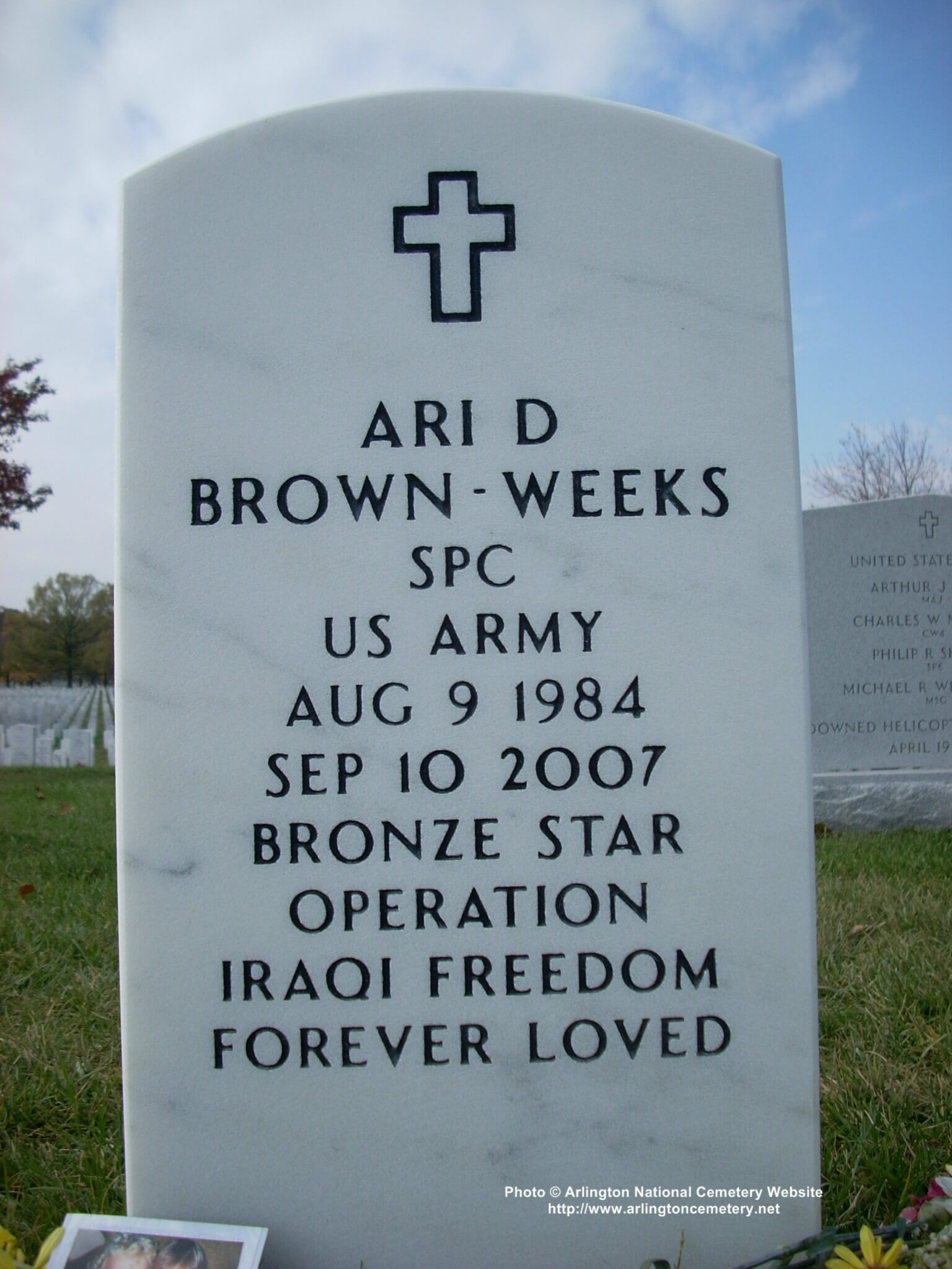 adbrown-weeks-gravesite-photo-november-2007-002