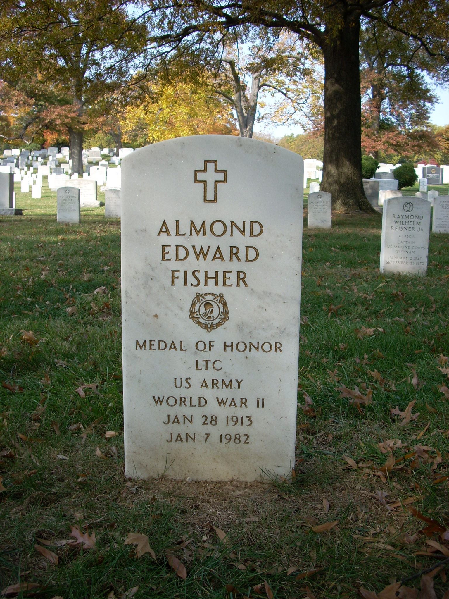 aefisher-gravesite-photo-november-2008-001