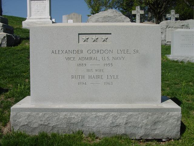aglylesr-gravesite-photo-august-2006