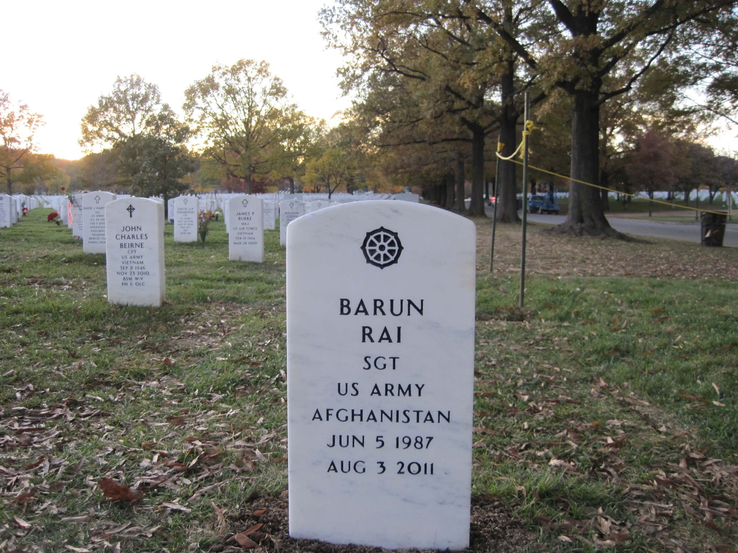 barun-rai-gravesite-photo-by-eileen-horan-november-2011-03