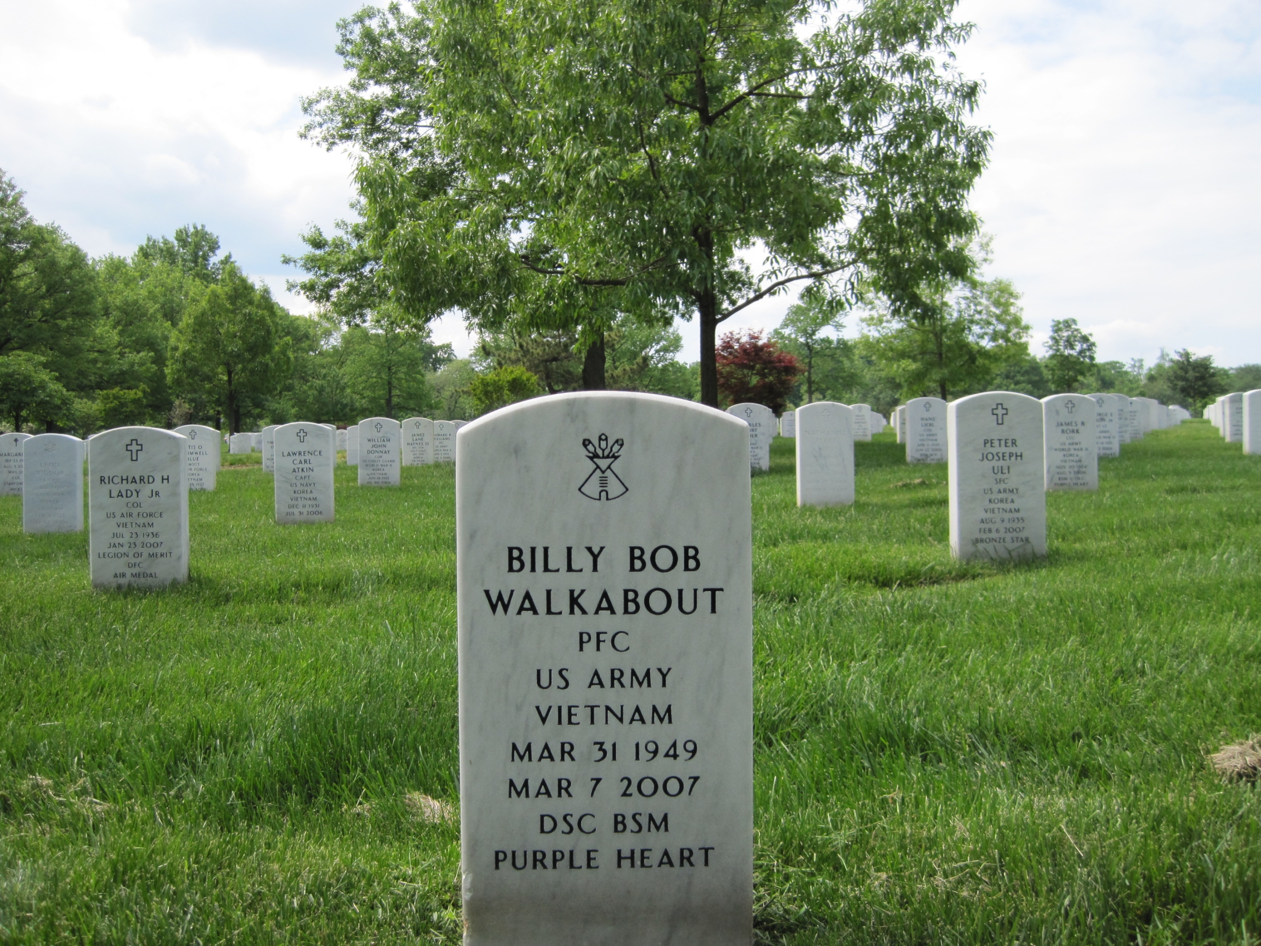 bbwalkabout-gravesite-photo-by-eileen-horan-may-2011-003