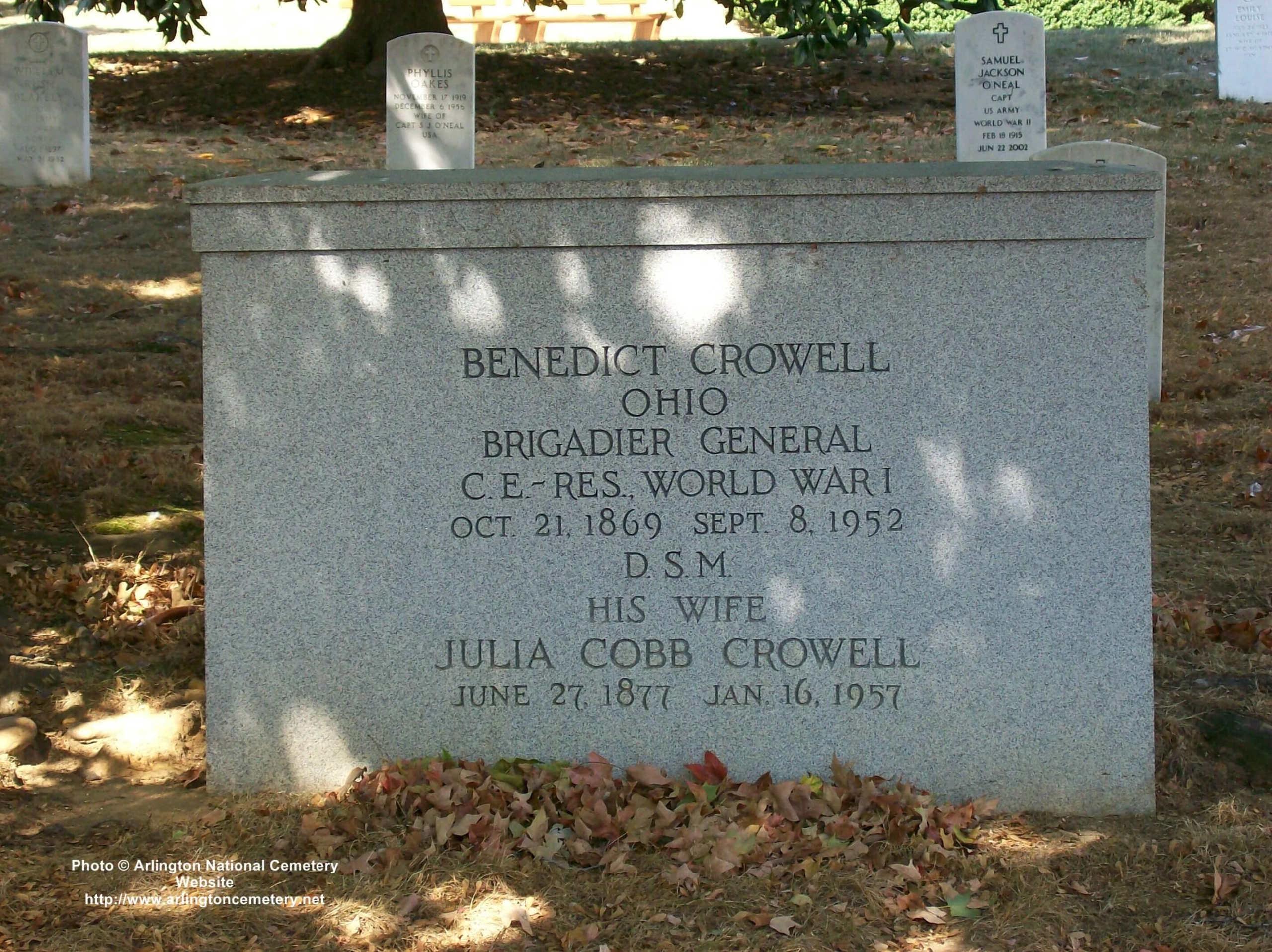 benedict-crowell-gravesite-photo-october-2007-001