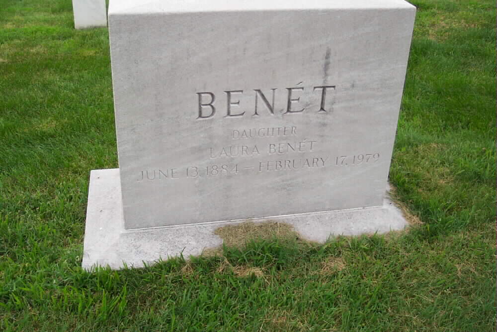 benet-gravesite-02-062703