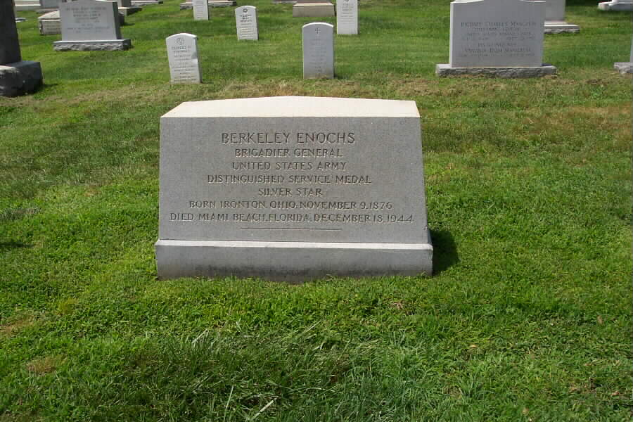 berkeley-enochs-gravesite-section3-062803