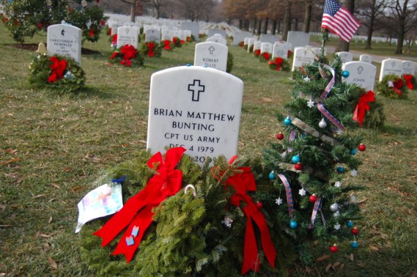 bmbunting-gravesite-photo-december-2009-001