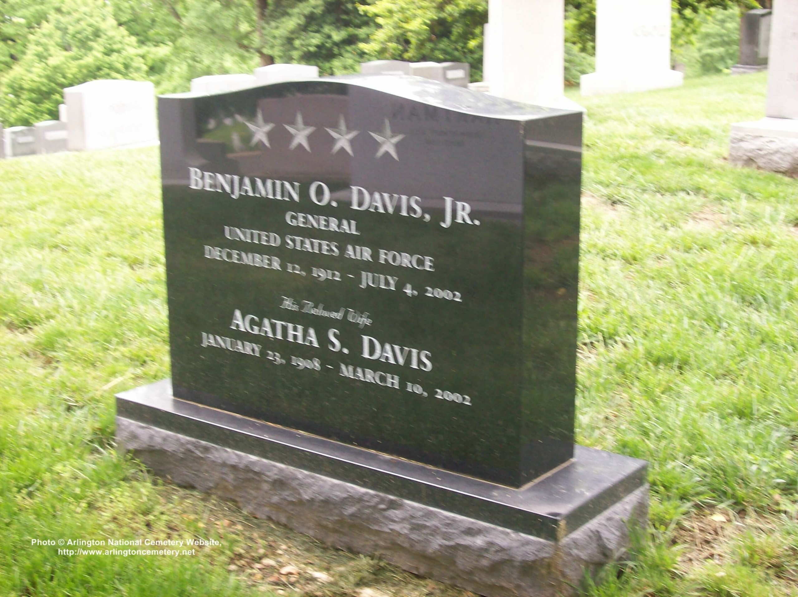 bodavisjr-gravesite-photo-may-2008-001