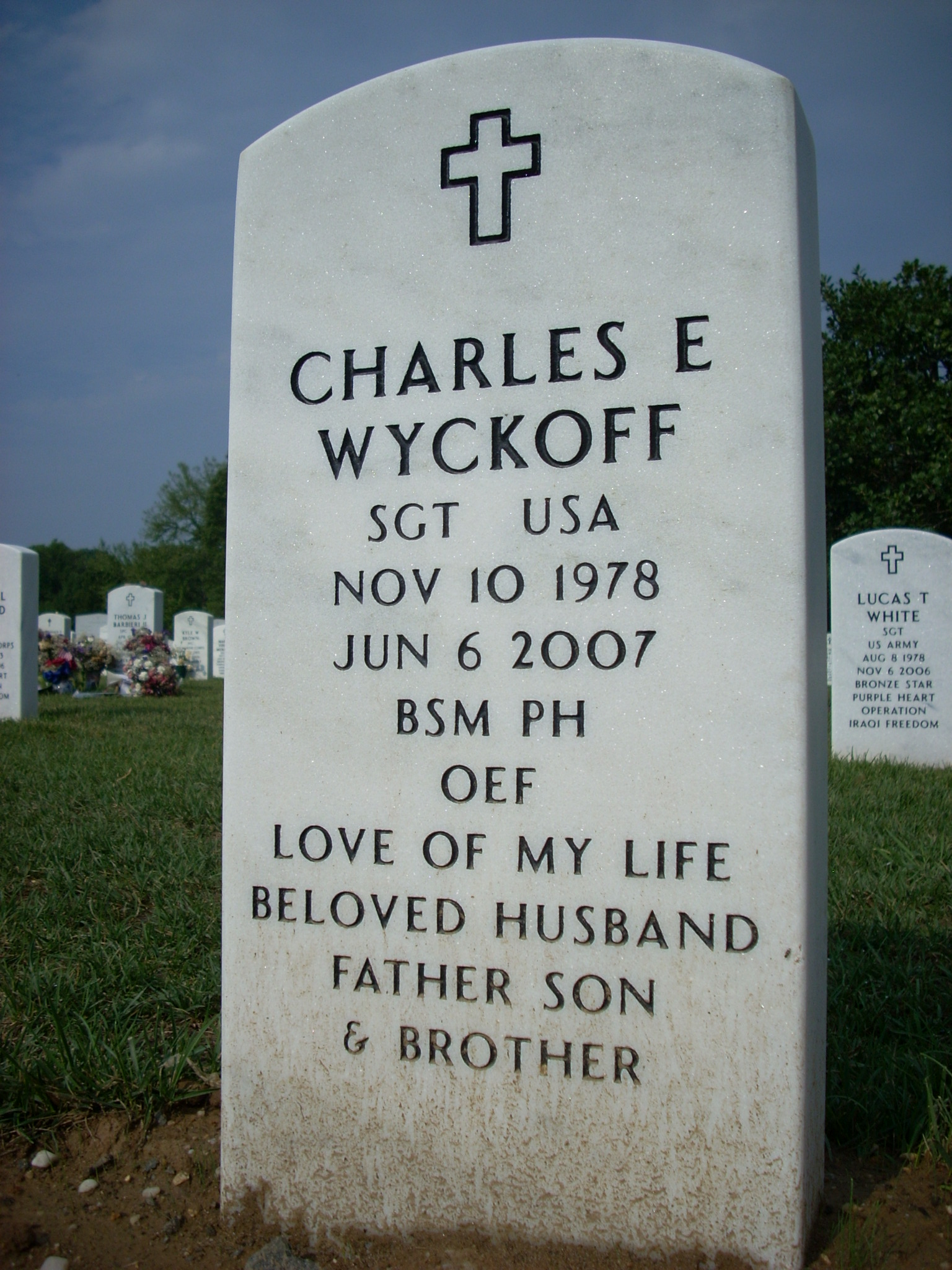 cewyckoff-gravesite-photo-august-2007-002
