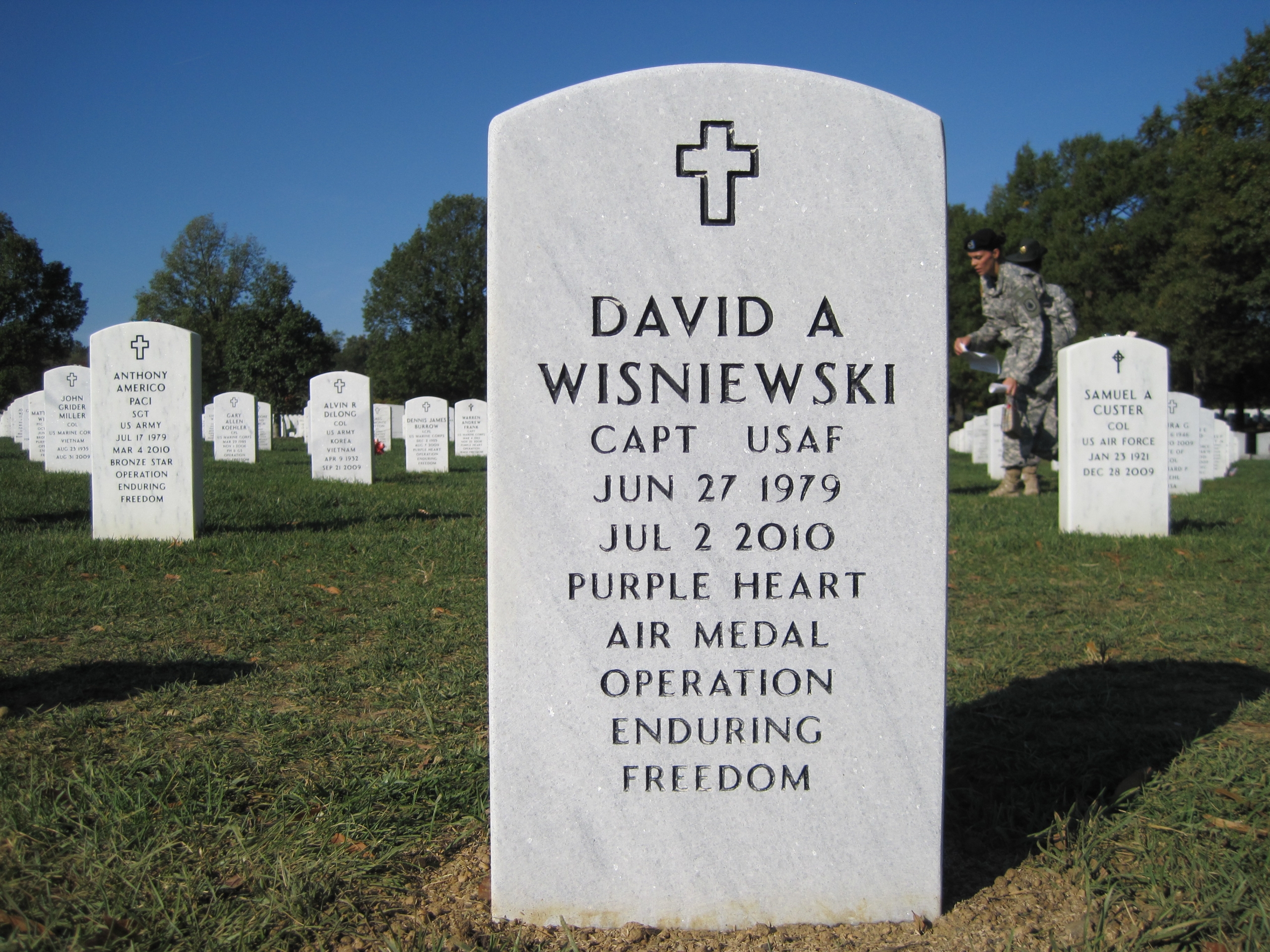dawisniewski-gravesite-photo-by-eileen-horan-november-2010-001