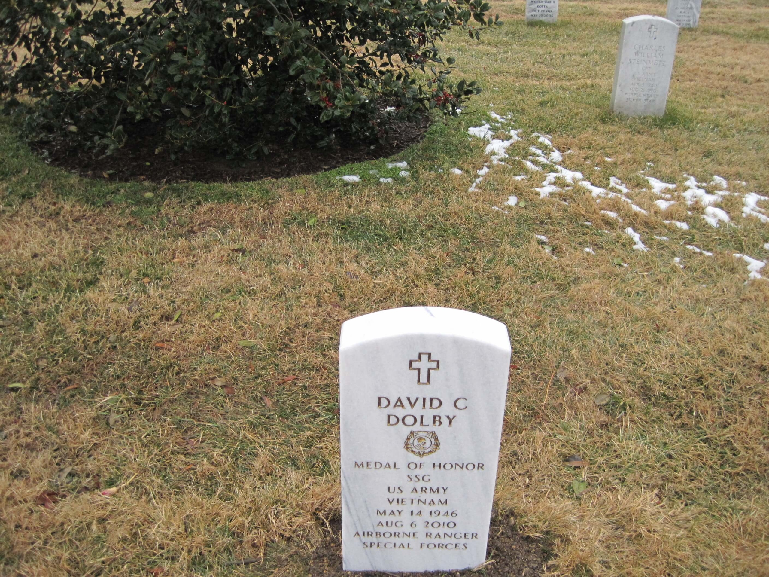 dcdolby-gravesite-photo-by-eileen-horan-february-2011-003