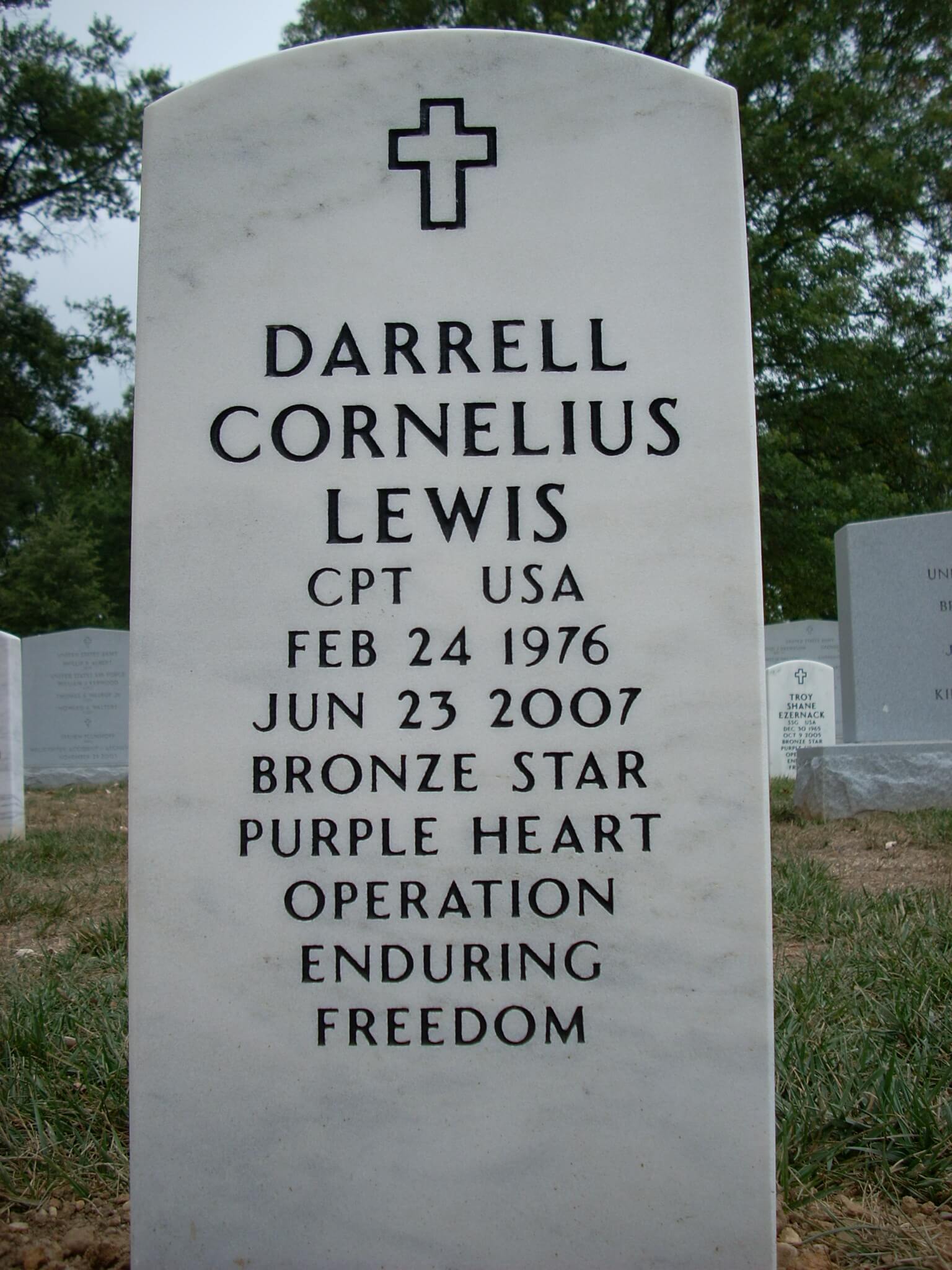 dclewis-gravesite-photo-august-2007-001