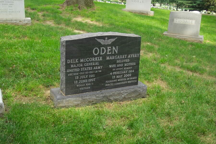 dmoden-gravesite-section30-062803