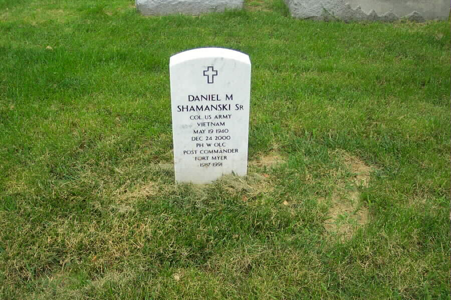 dmshamanski-gravesite-section1-062803