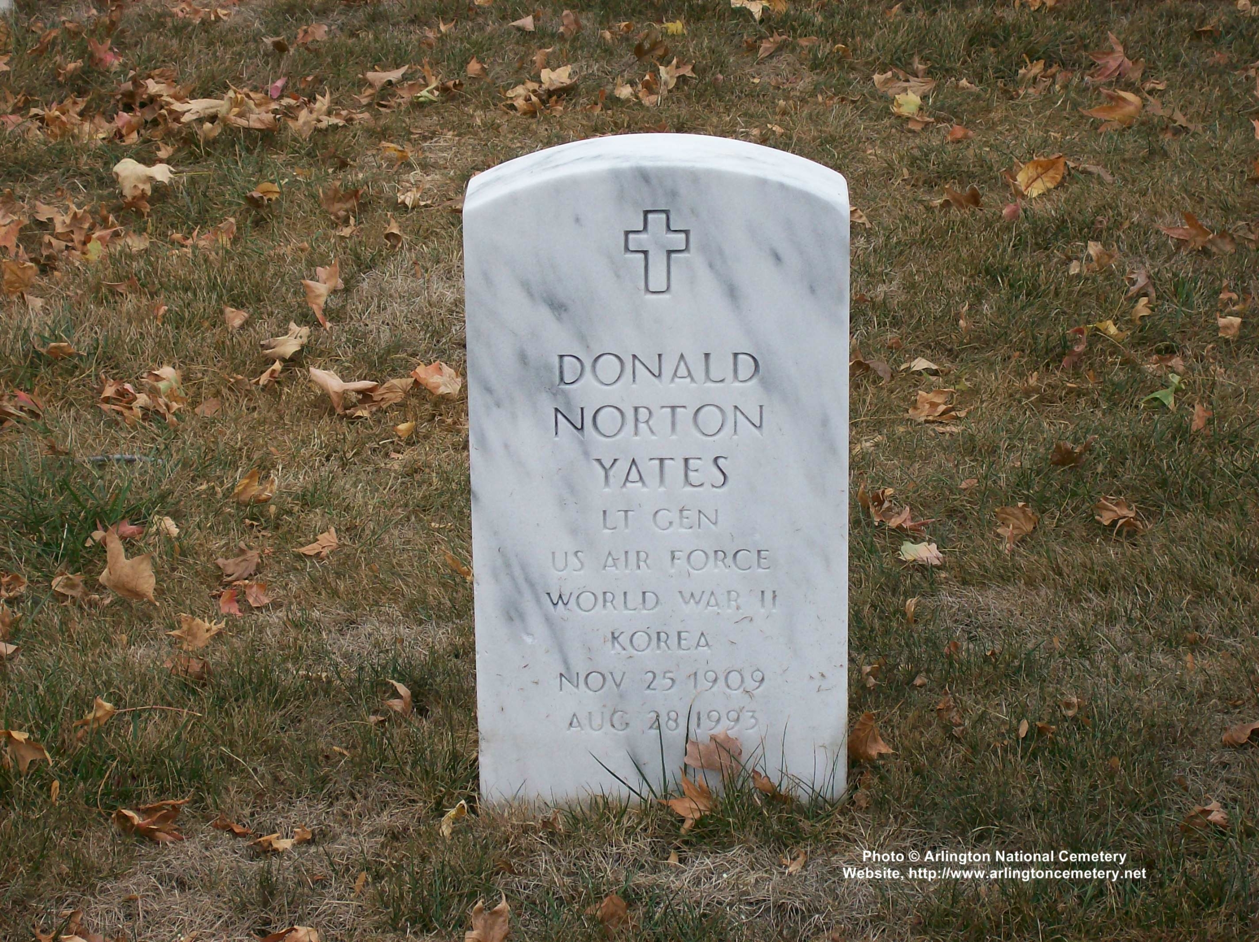 dnyates-gravesite-photo-october-2007-001