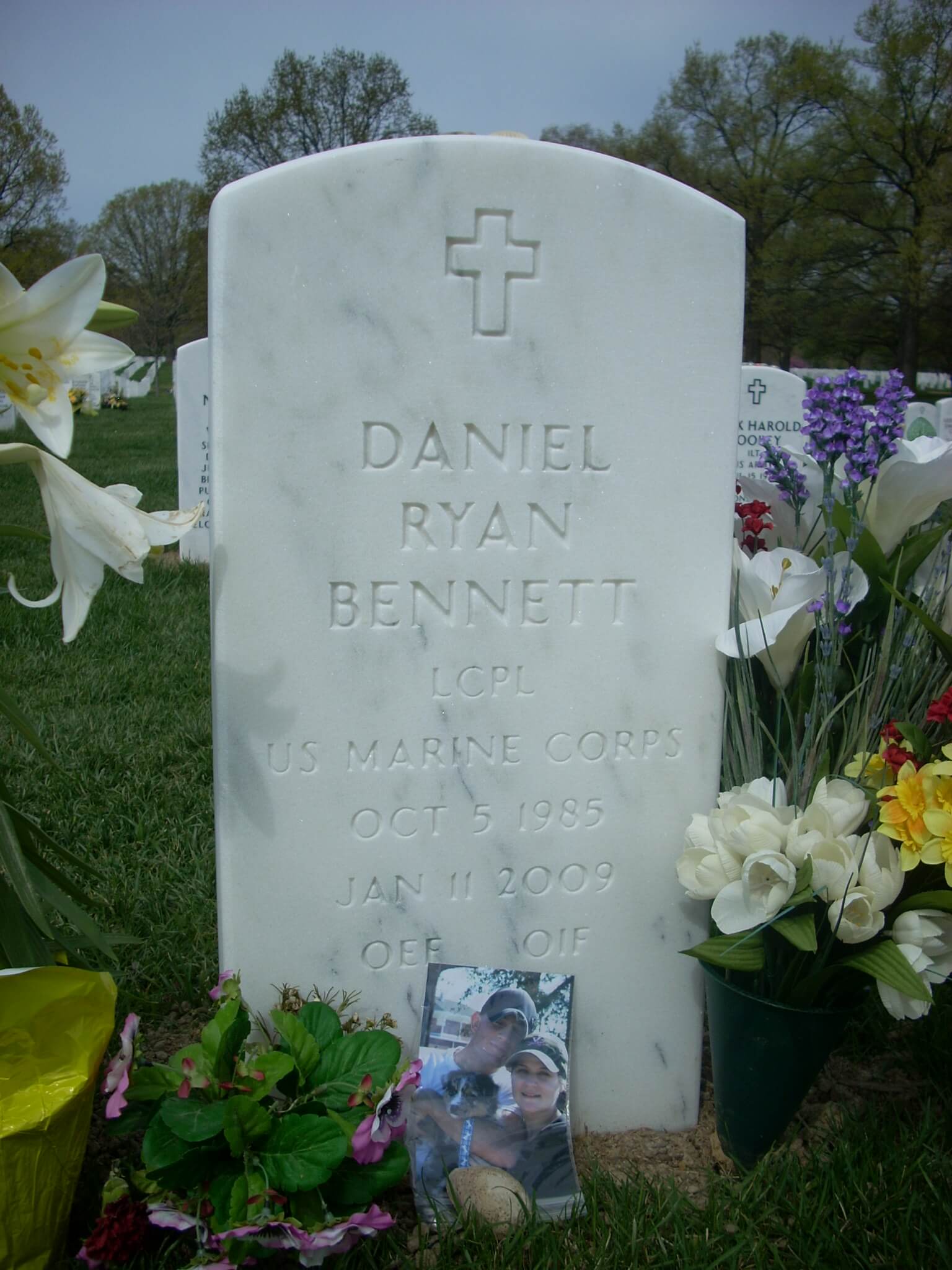 drbennett-new-headstone-may-2009-001