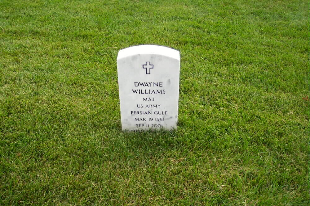 dwayne-williams-gravesite-02-062703