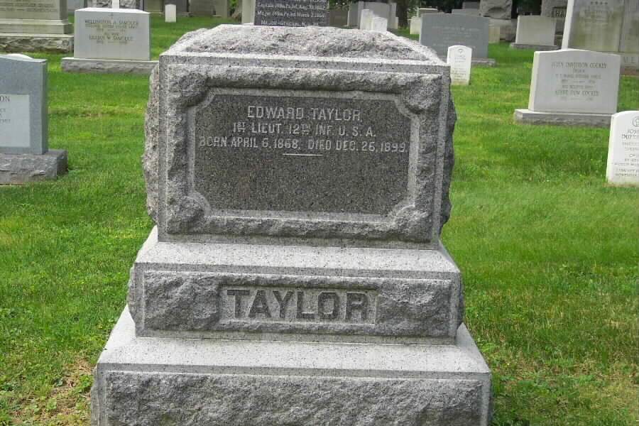 edward-taylor-gravesite-section1-062803