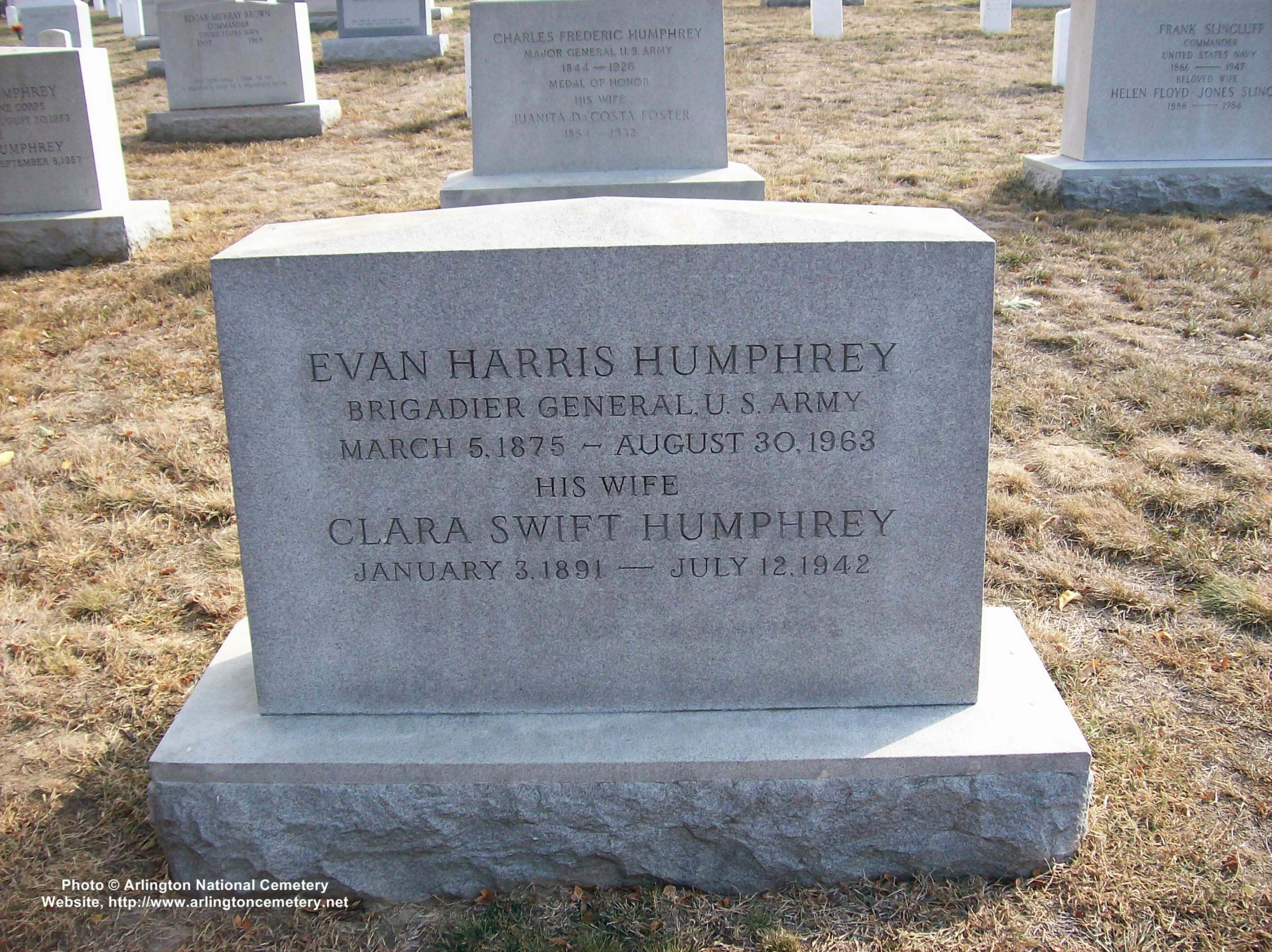 ehhumphrey-gravesite-photo-october-2007-001