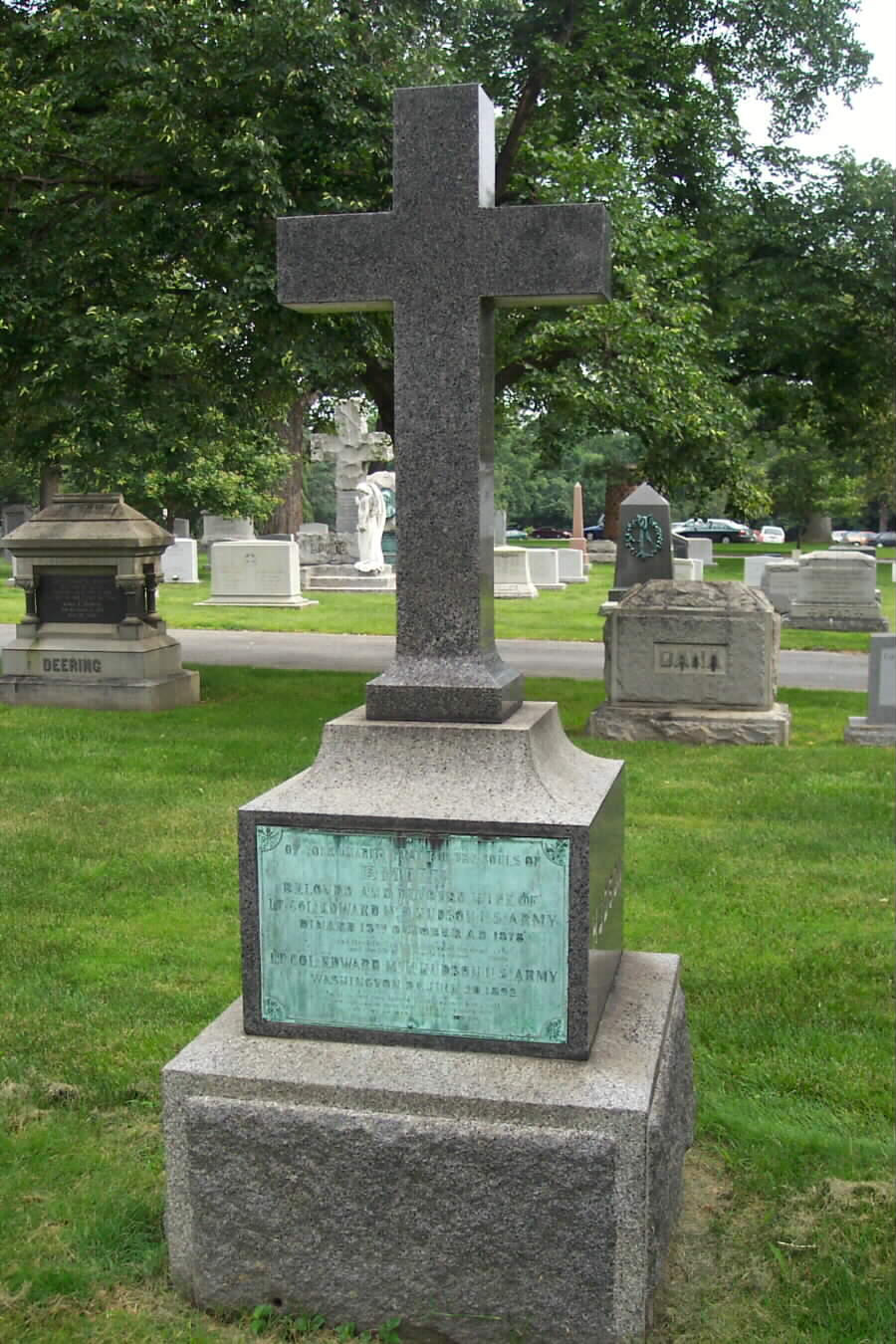 emhudson-gravesite-02-section1-062803