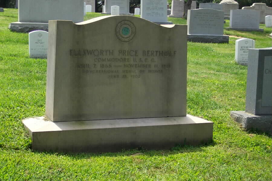 epbertholf-gravesite-section3-062803