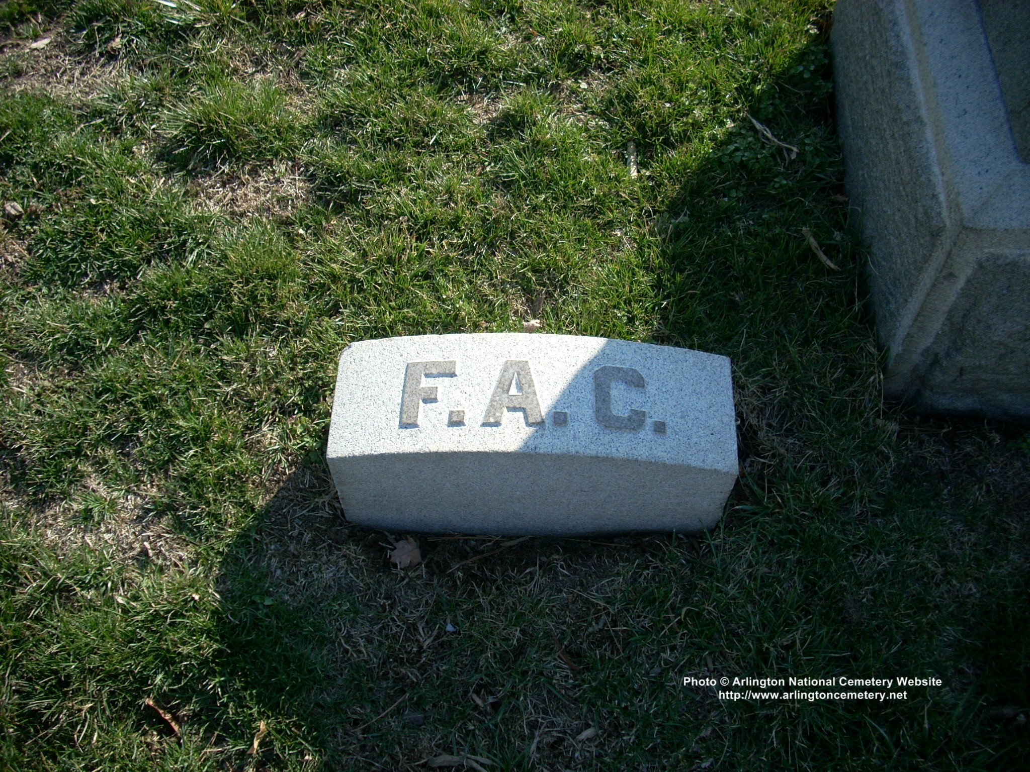 faclark-gravesite-photo-footstone-march-2008-002