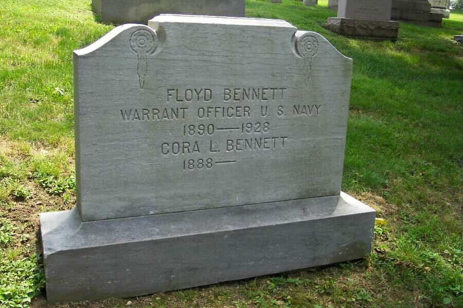 floyd-bennett-gravesite-01-section3-062803