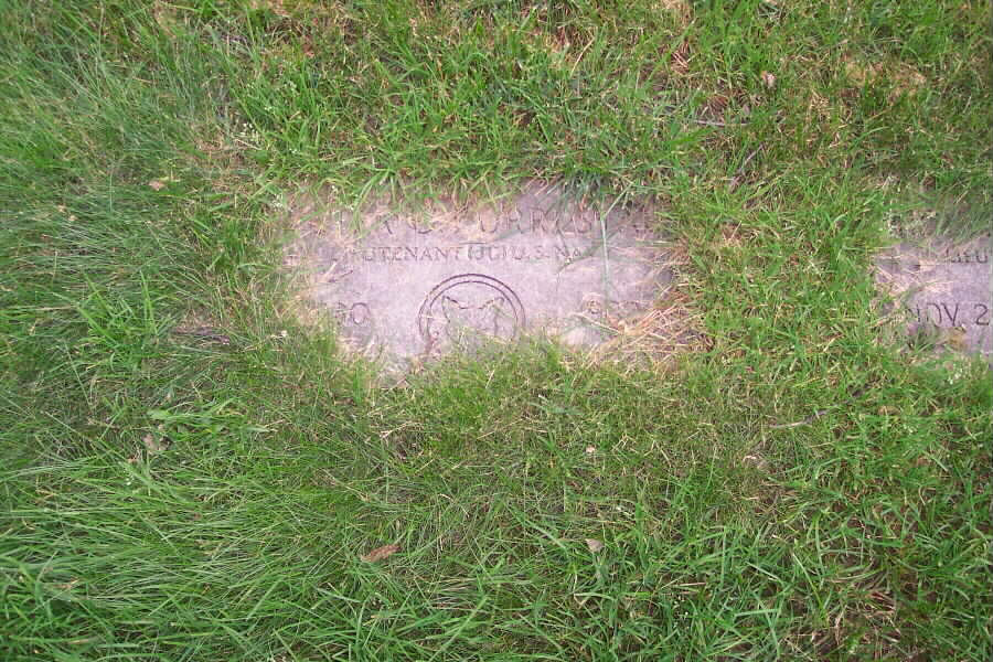 forrestal-gravesite-02-section30-062803