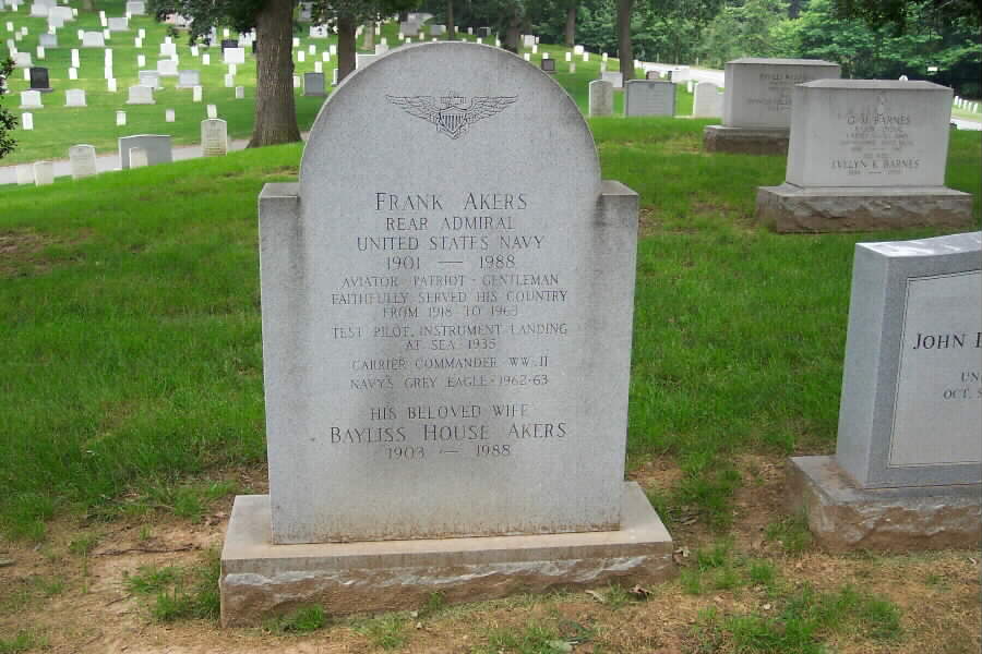 frank-akers-gravesite-section30-062803