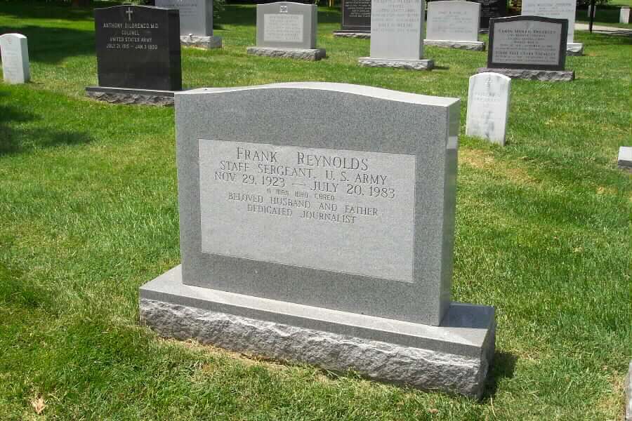frank-reynolds-gravesite-section7a-062803