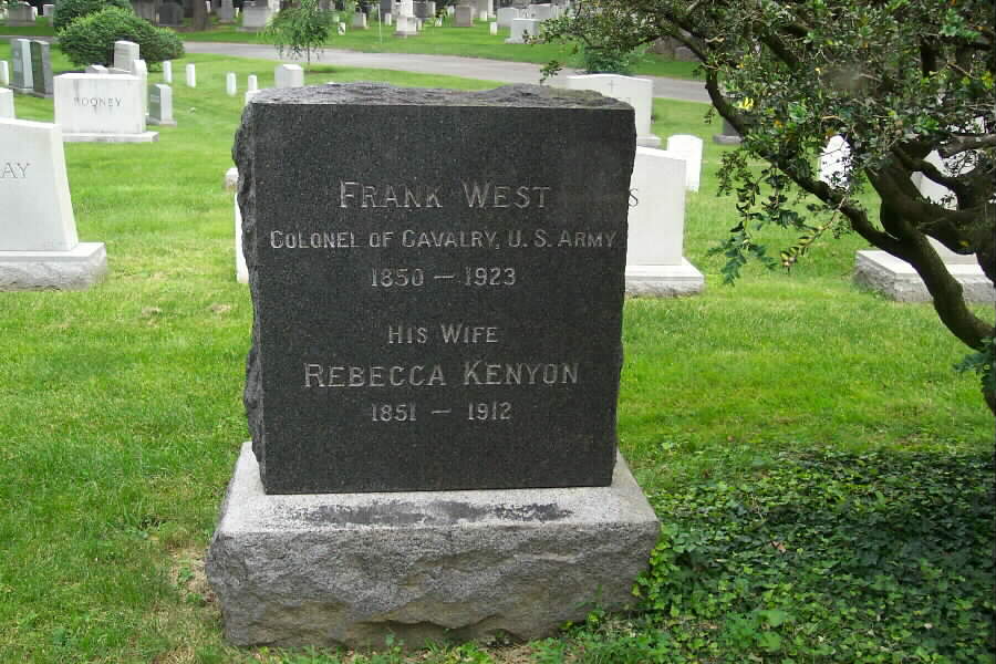 frank-west-gravesite-section1-062803