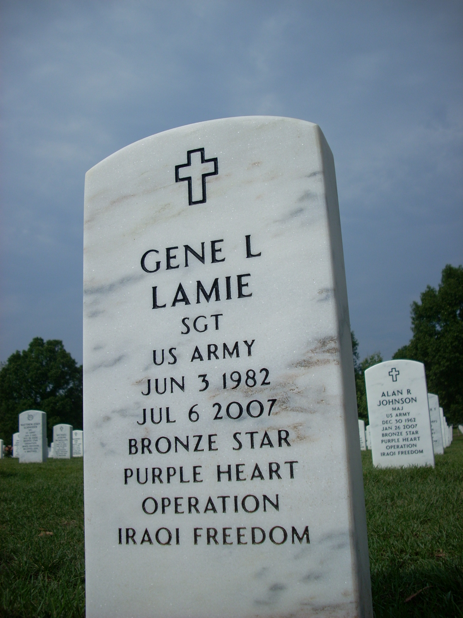 gllamie-gravesite-photo-august-2007-001
