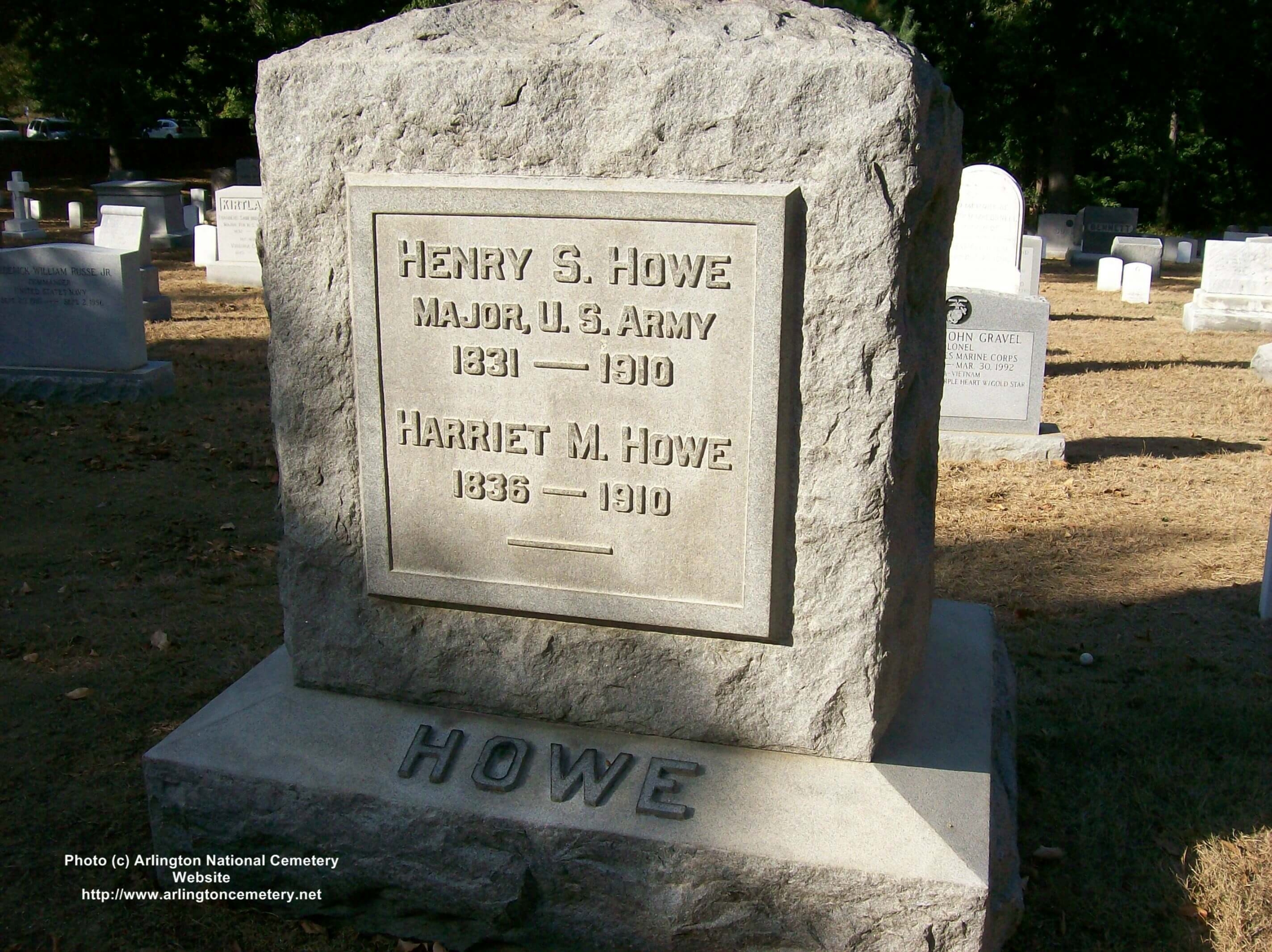 hshowe-gravesite-photo-october-2007-001