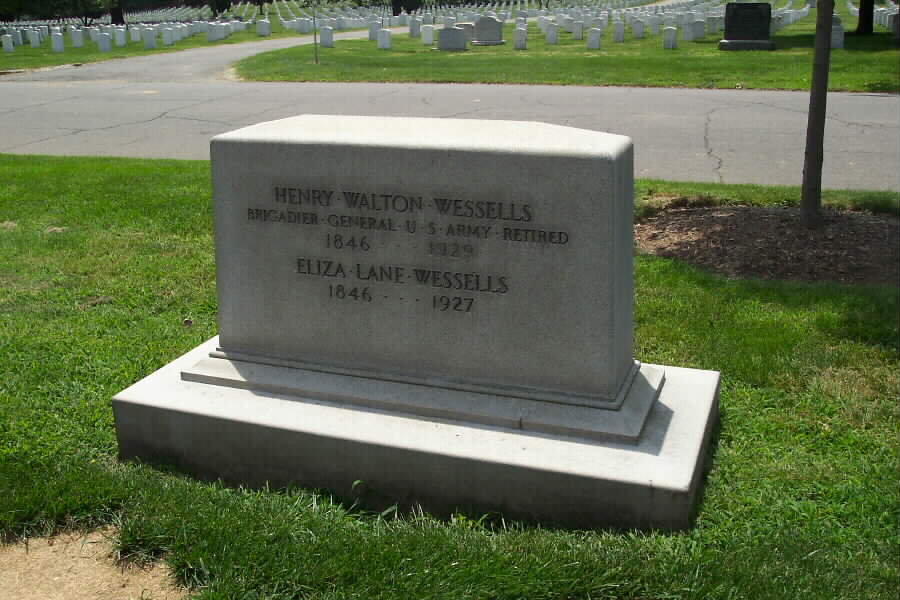 hwwessells-gravesite-section3-062803