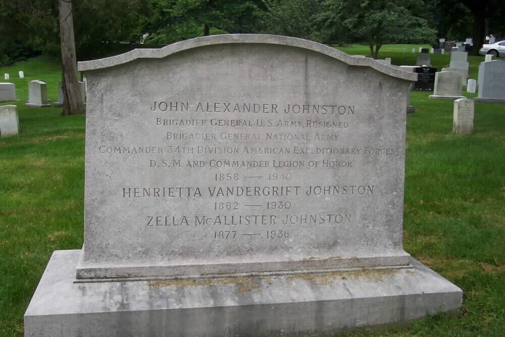 jajohnston-gravesite-section7-062703