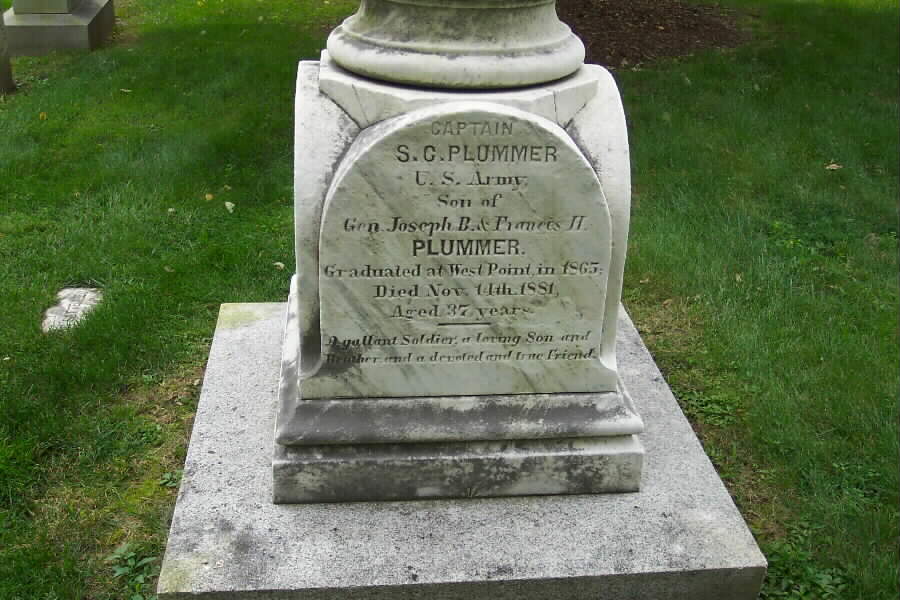 jbplummer-gravesite-section1-062803