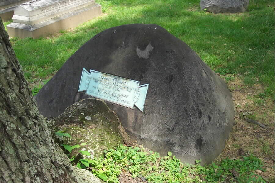 jeannette-waite-gravesite-section1-062803