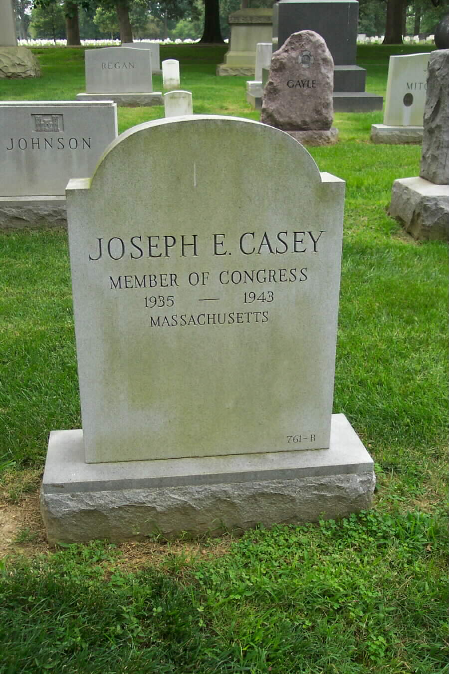 jecasey-gravesite-02-section1-062803