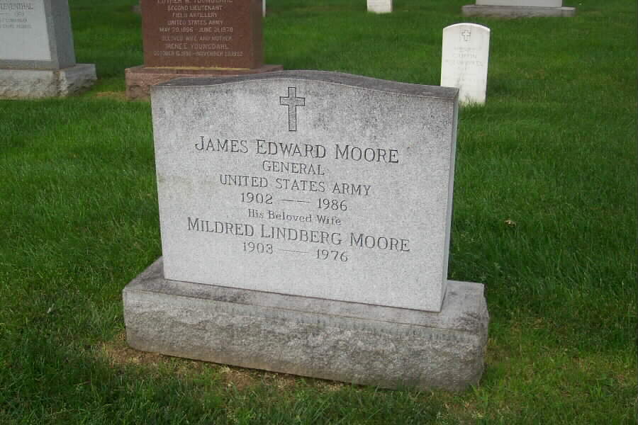 jemoore-gravesite-section30-062803