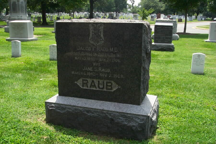 jfraub-gravesite-section3-062803