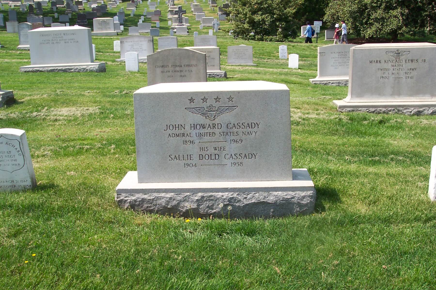 jhcassady-gravesite-photo-april-2004-001.jpg