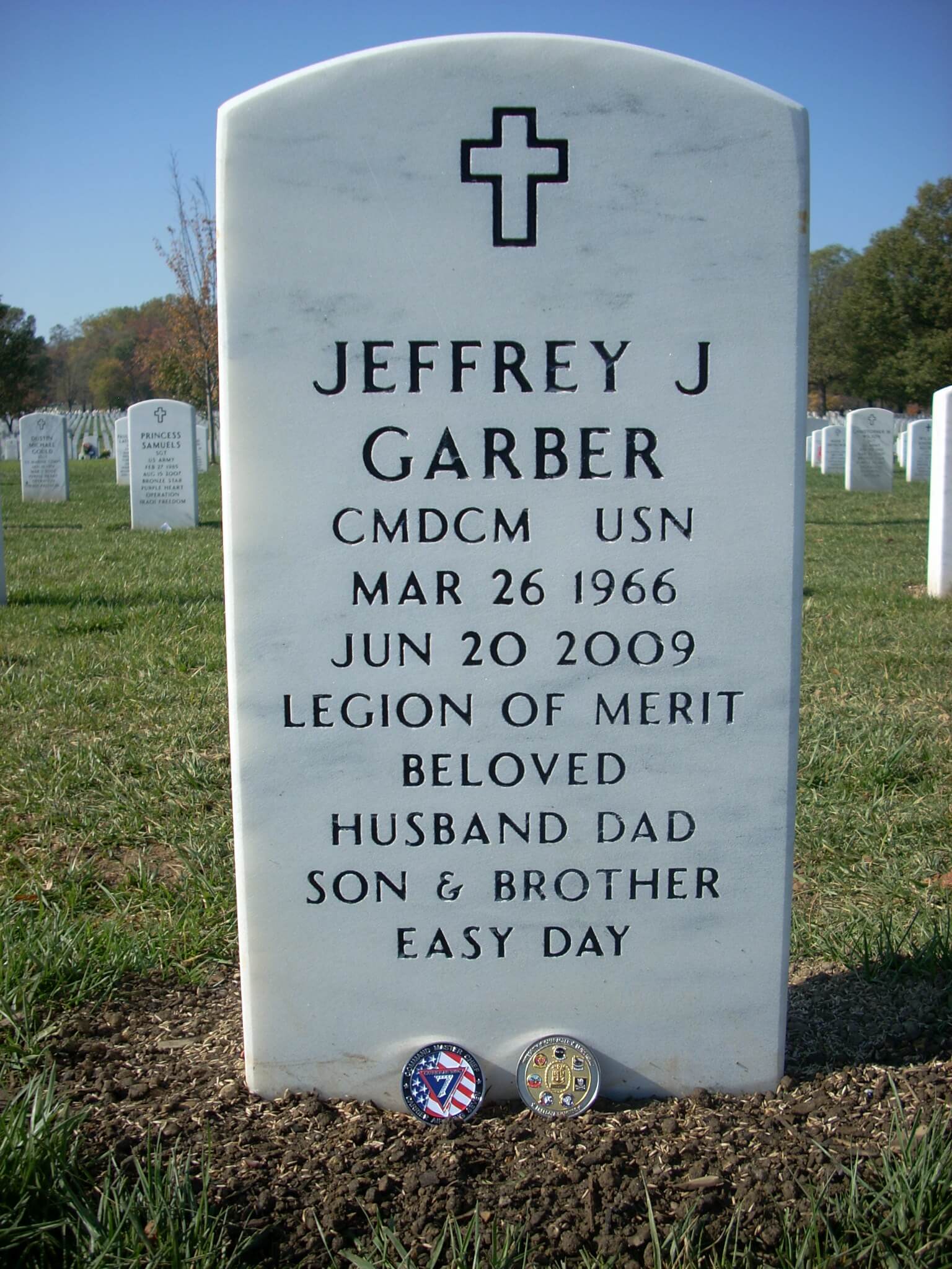 jjgarber-gravesite-photo-by-holly-july-2011-002