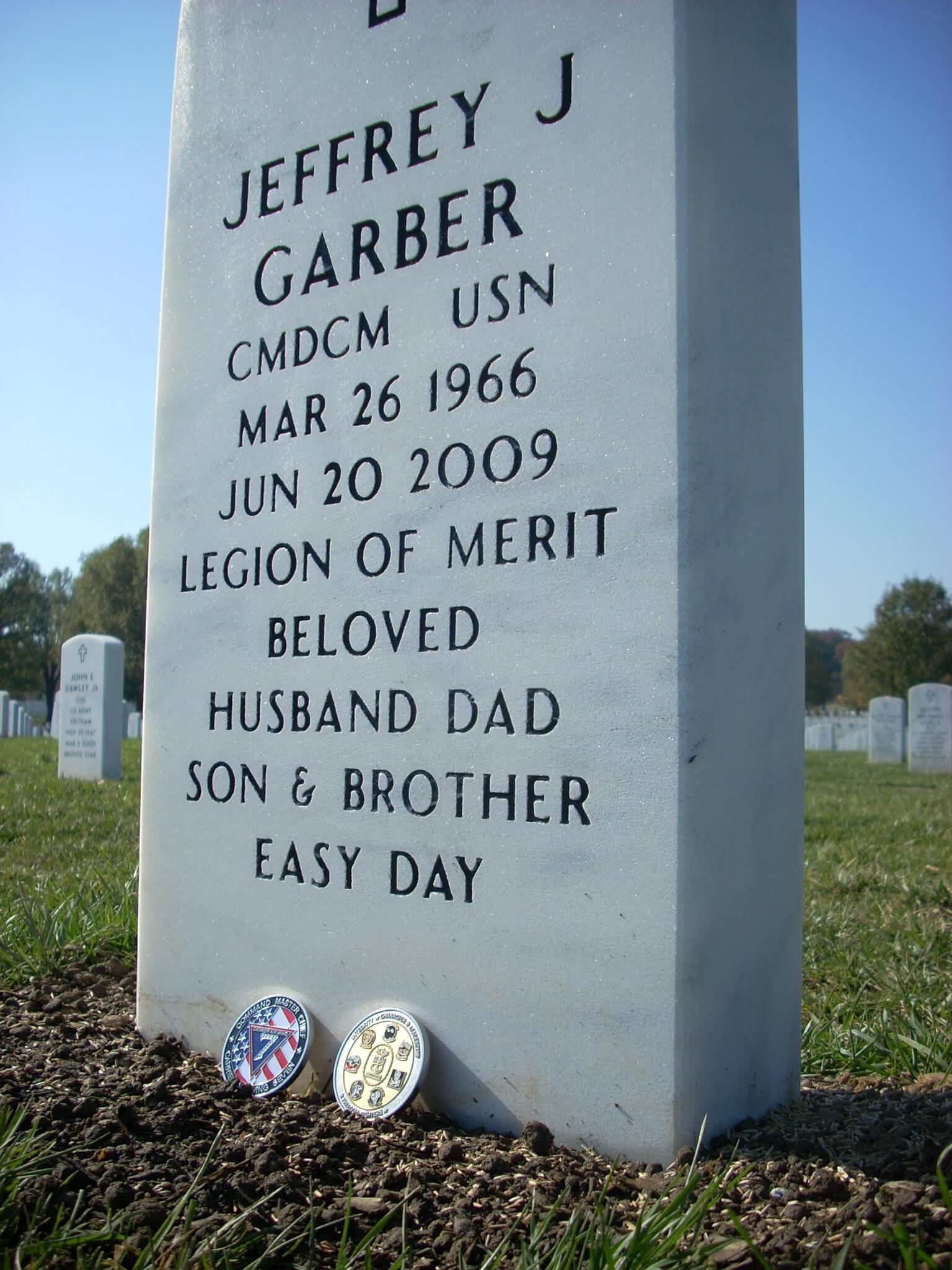 jjgarber-gravesite-photo-by-holly-july-2011-005