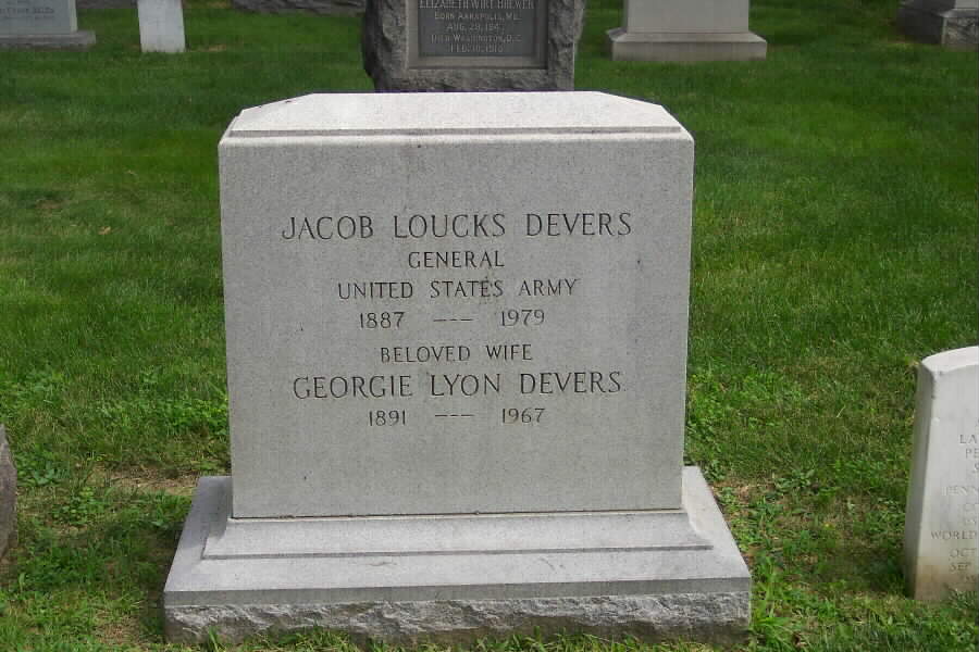 jldevers-gravesite-section1-062803