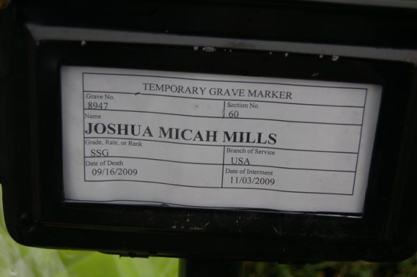 jmmills-gravesite-photo-december-2009-001