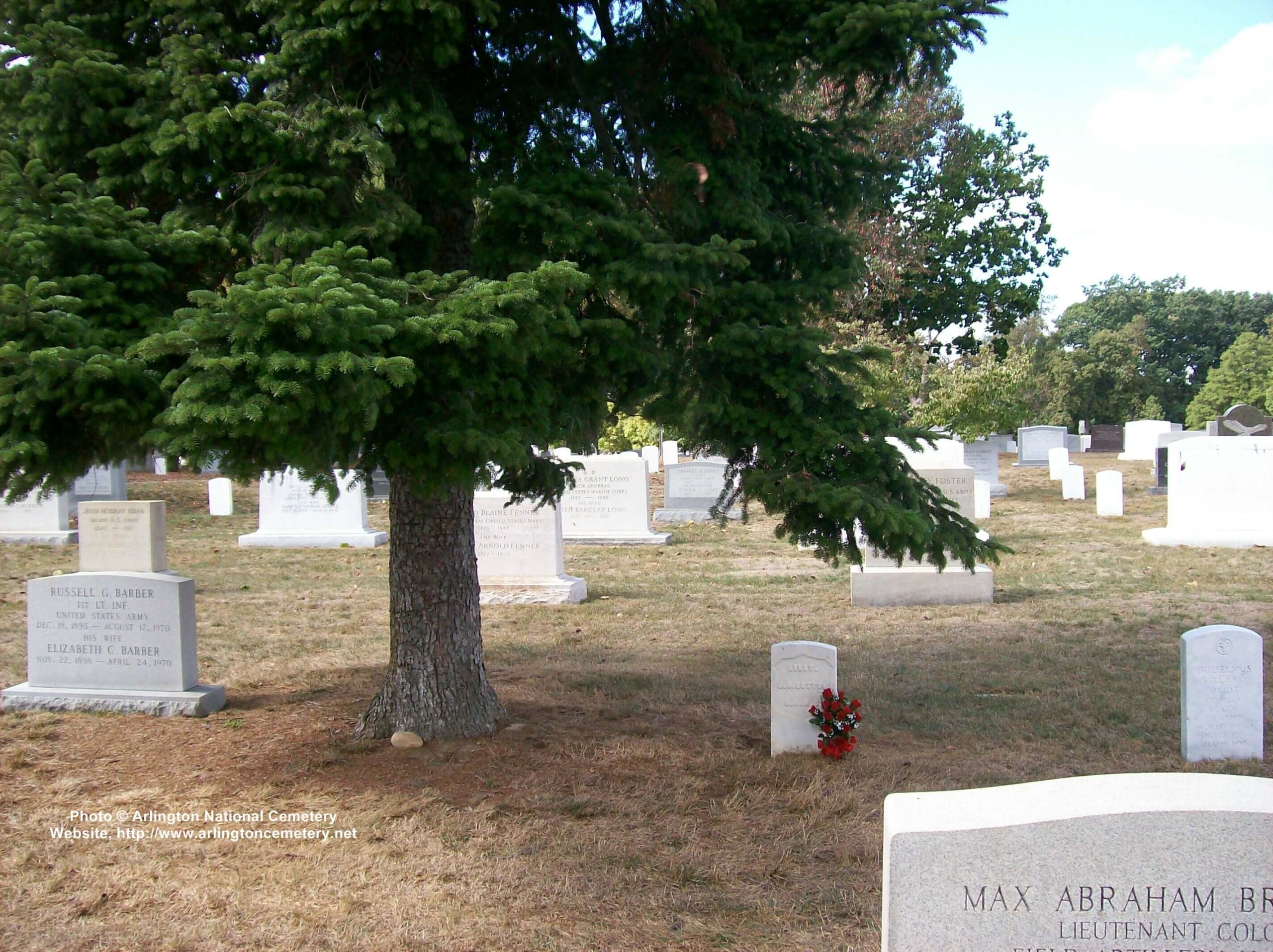 jnsutton-gravesite-photo-october-2007-014-with-tree