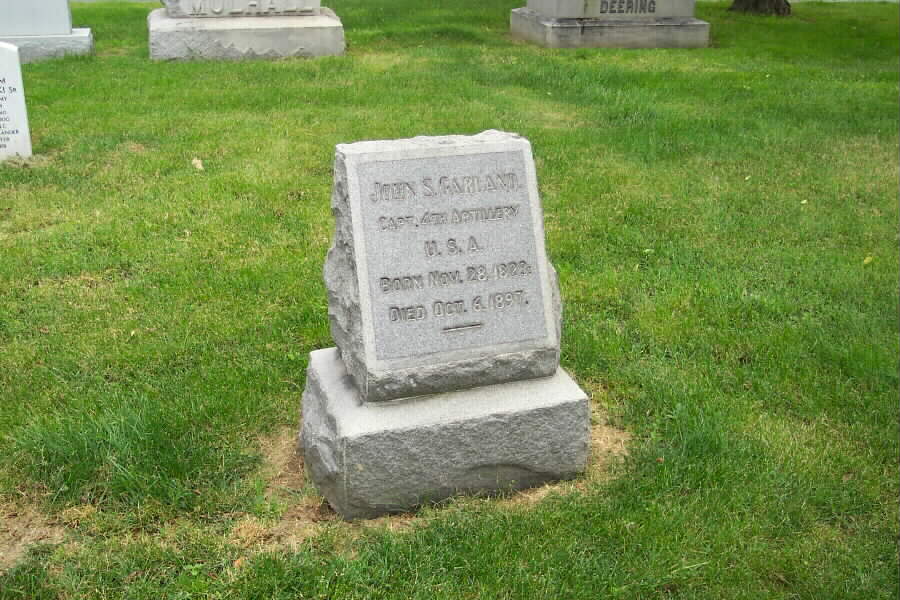 jsgarland-gravesite-section1-062803