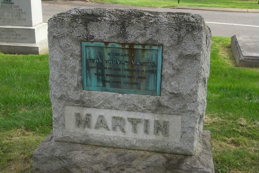 jtmartin-gravesite-section1-062803