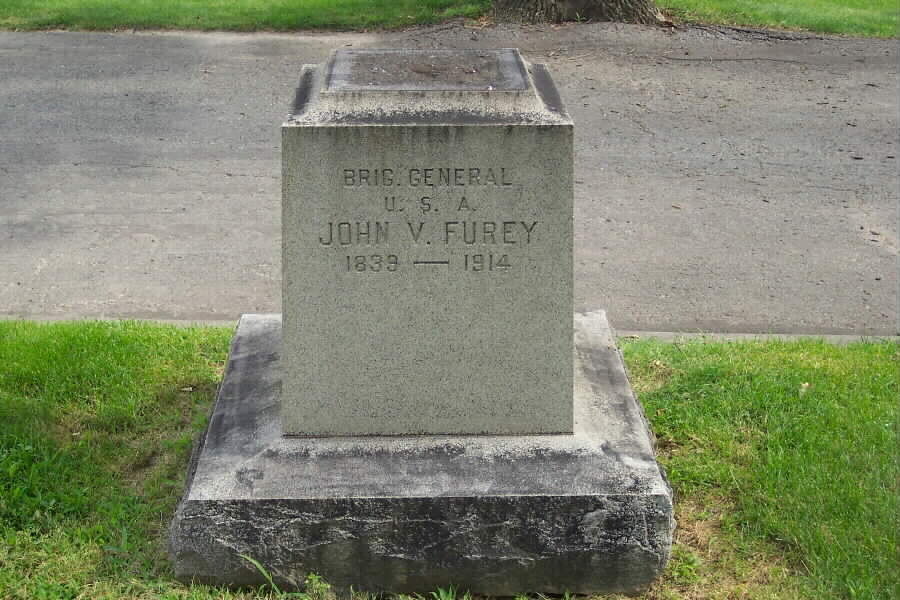 jvfurey-gravesite-section1-062803