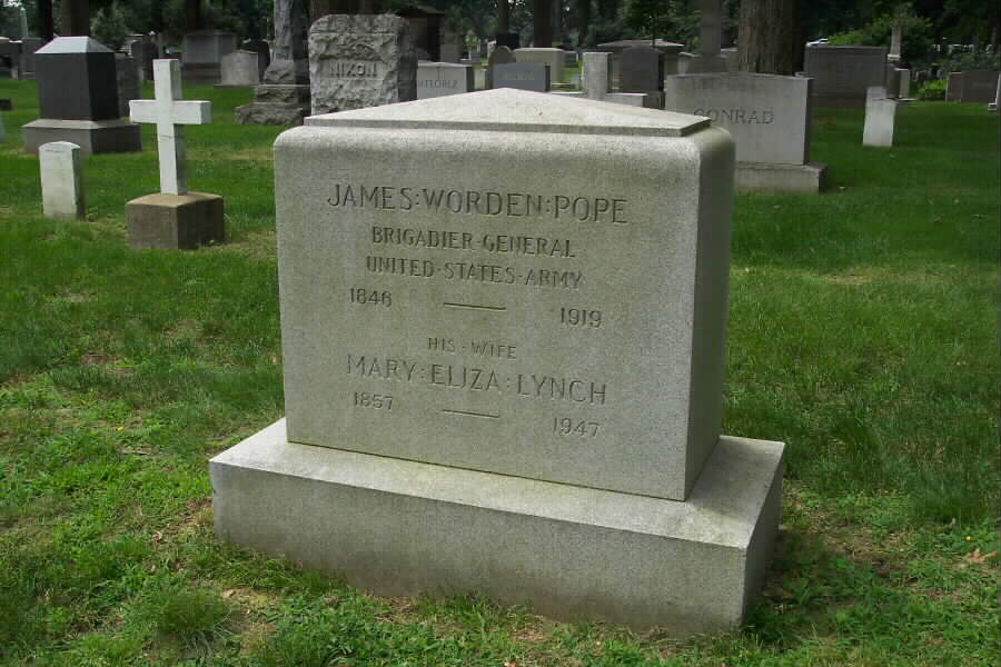 jwpope-gravesite-section1-062803