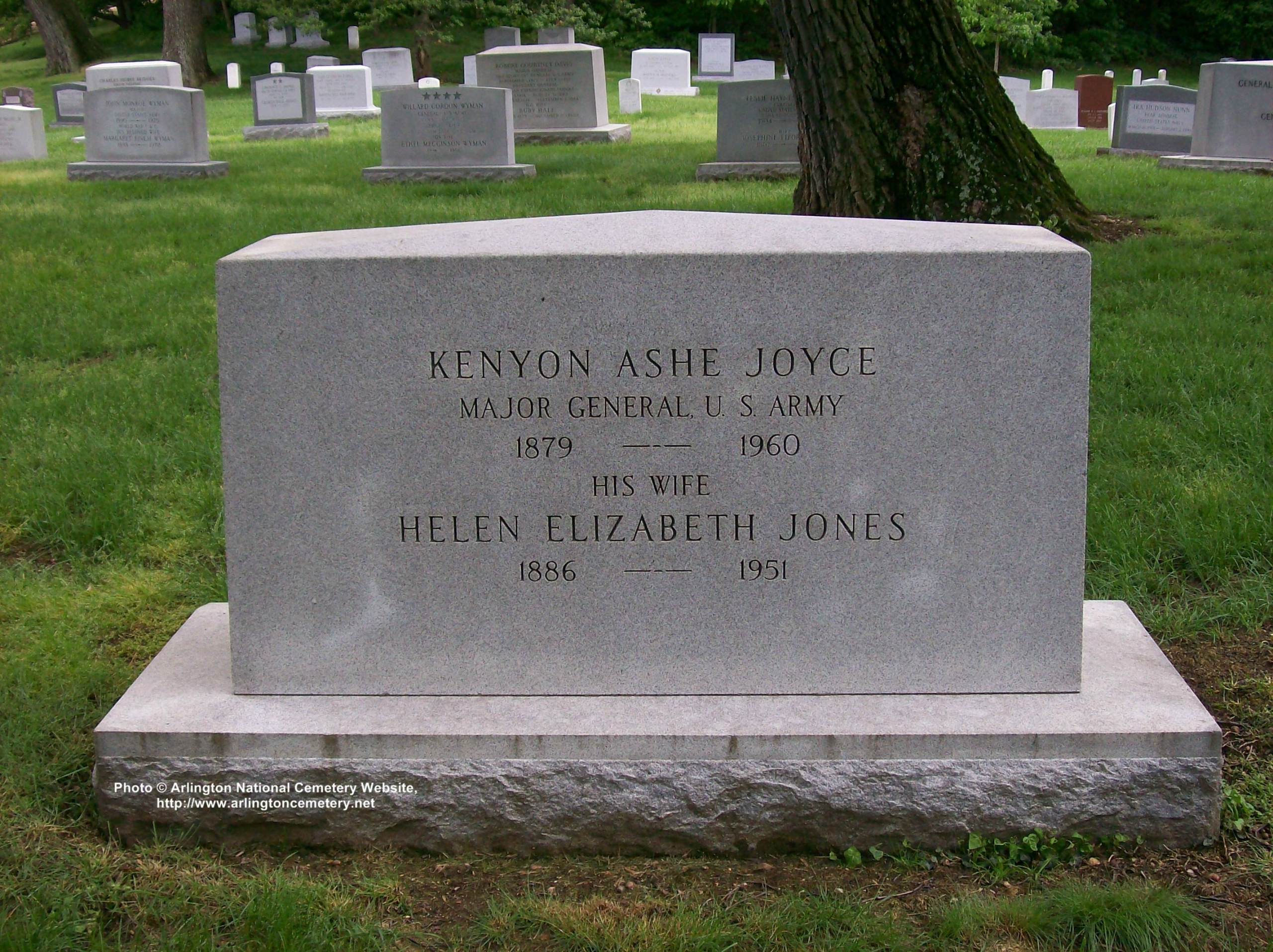 kajoyce-gravesite-photo-may-2008-001