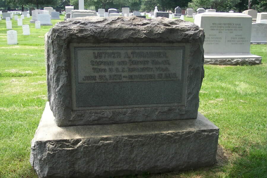 lathrasher-gravesite-section3-062803